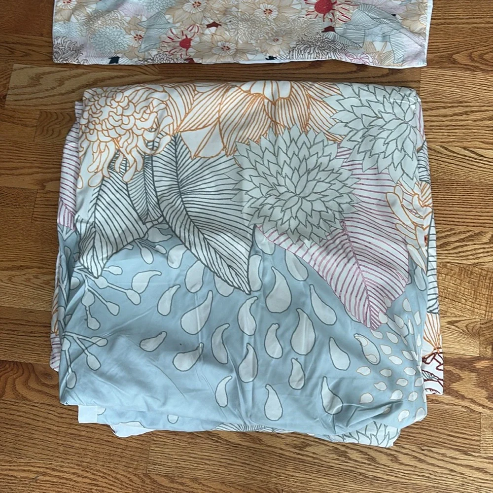 Iveta Abolina Traditional Floral Queen Duvet Cover and Two (2) Standard Shams